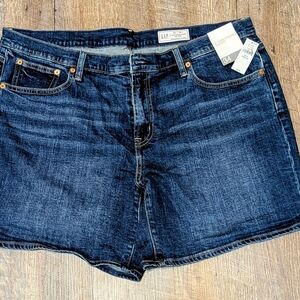 GAP Dark Wash Mid rise Girlfriend Denim Shorts